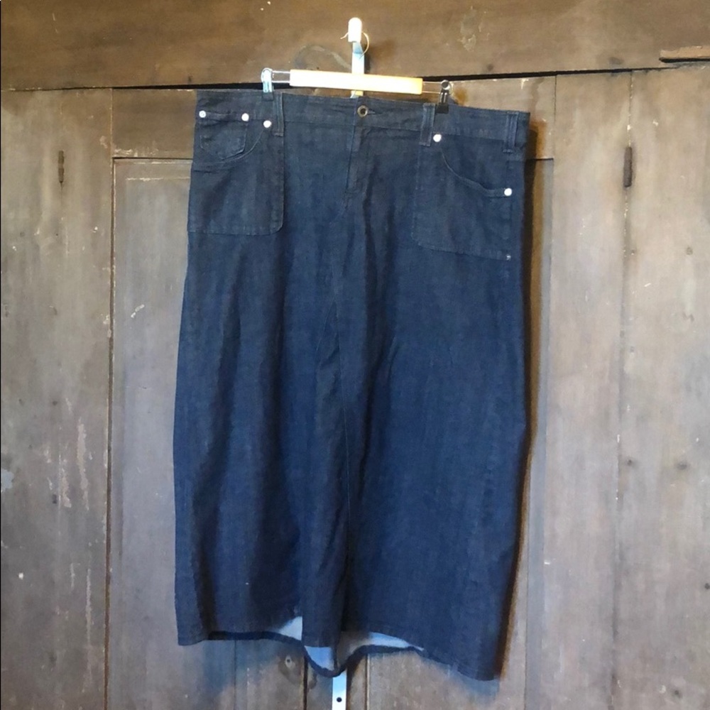 Levi’s | | dark wash straight denim skirt